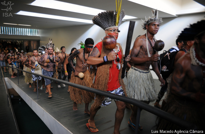 Mais de 300 indígenas de todo Brasil protestaram na Câmara.|Luis Macedo Agência Câmara