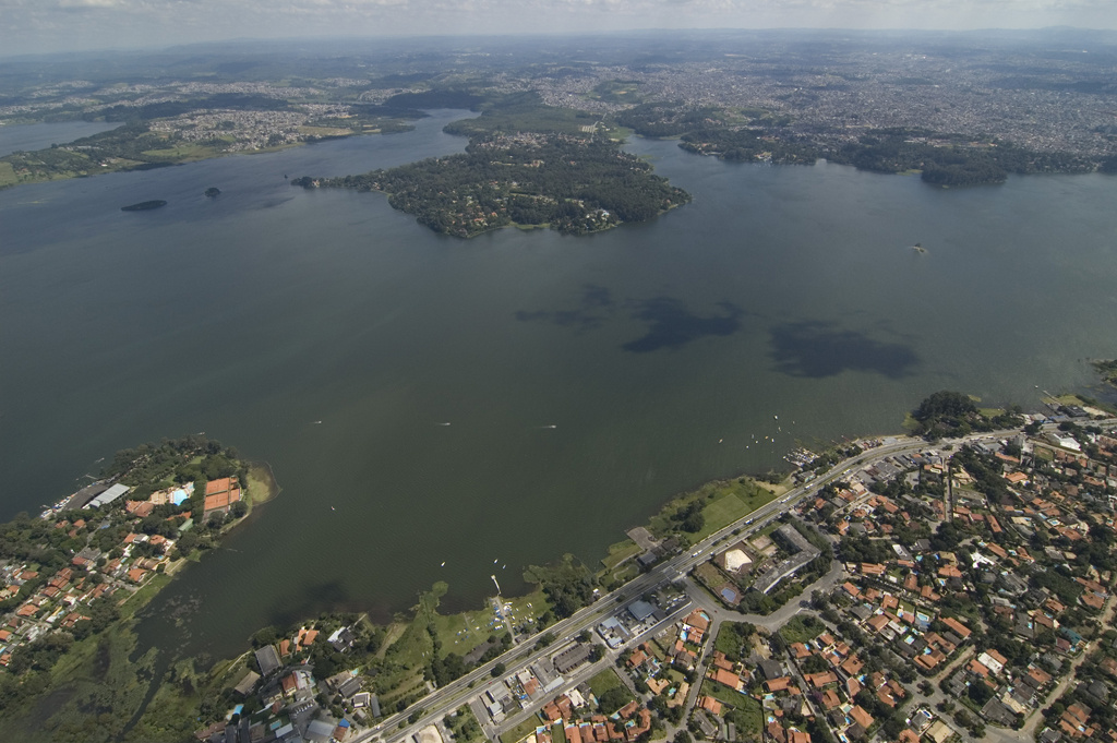 Perto de 800 pessoas foram abraçar a Guarapiranga - Notícias da Região